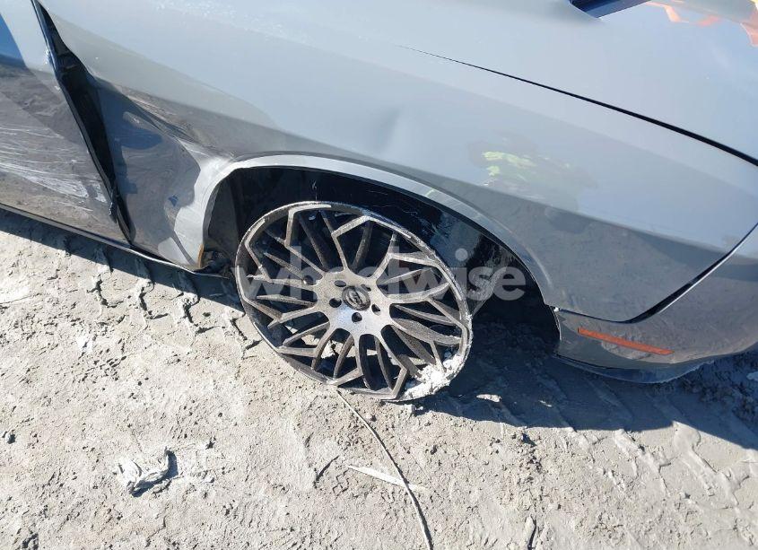 Photo 6 of 2019 Dodge Challenger SXT (VIN 2C3CDZAGXKH701875)