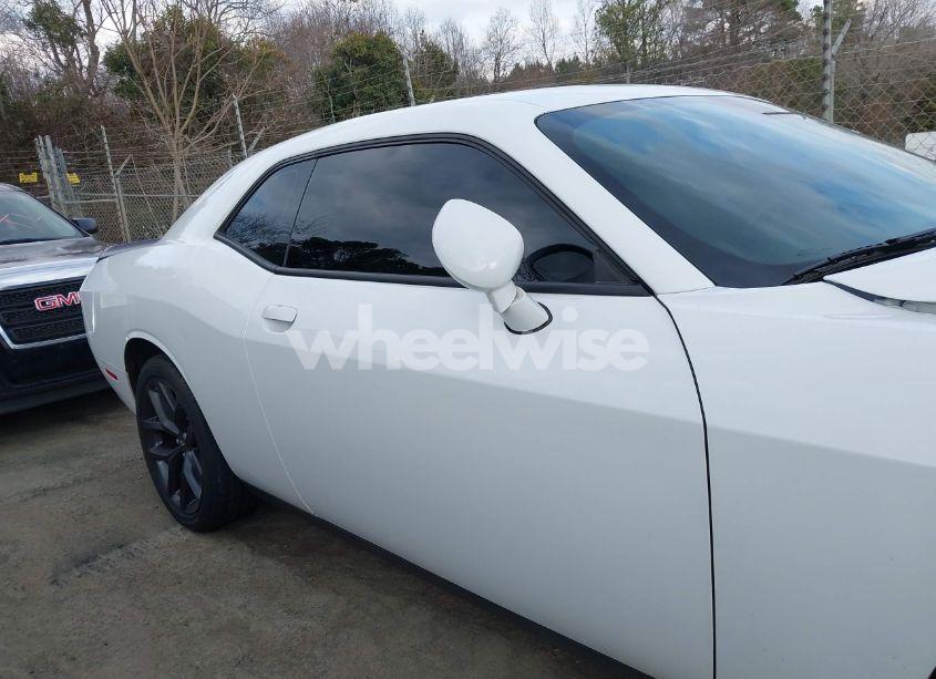 Photo 13 of 2022 Dodge Challenger SXT (VIN 2C3CDZAGXNH205804)