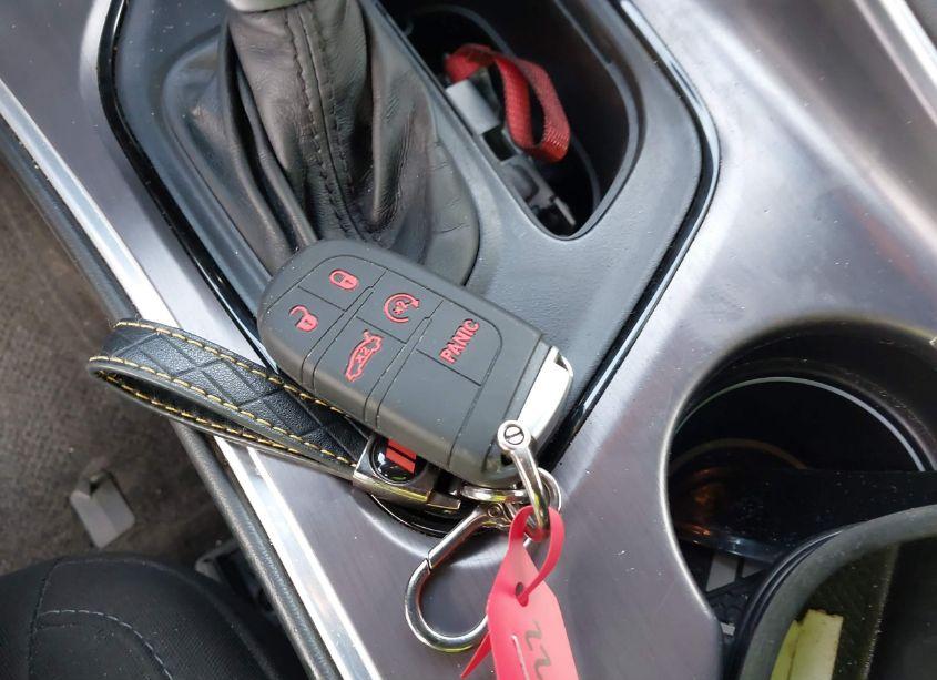 Photo 11 of 2015 Dodge Challenger R/T (VIN 2C3CDZAT0FH843395)