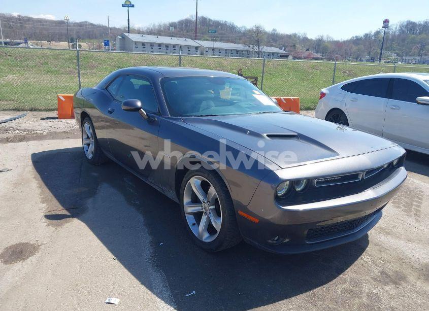 2015 Dodge Challenger R/T (VIN 2C3CDZAT2FH823343) main photo