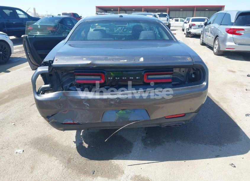 Photo 6 of 2015 Dodge Challenger R/T (VIN 2C3CDZAT2FH823343)