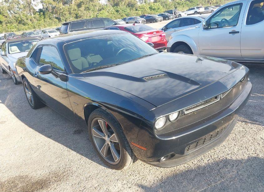 2015 Dodge Challenger R/T (VIN 2C3CDZATXFH811330) main photo