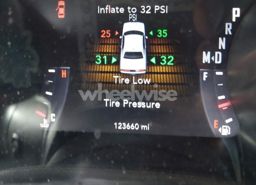 Photo 15 of 2015 Dodge Challenger SXT PLUS (VIN 2C3CDZBG3FH727464)