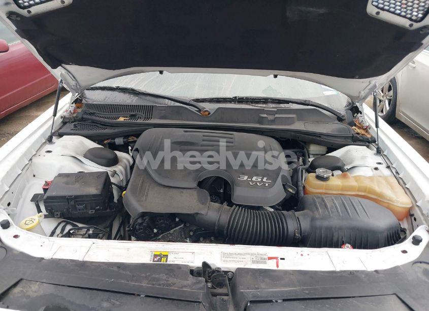 Photo 10 of 2015 Dodge Challenger SXT PLUS (VIN 2C3CDZBG8FH706433)