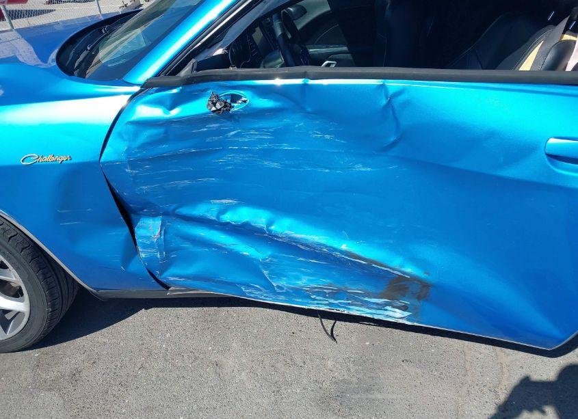 Photo 6 of 2015 Dodge Challenger SXT PLUS (VIN 2C3CDZBGXFH775429)