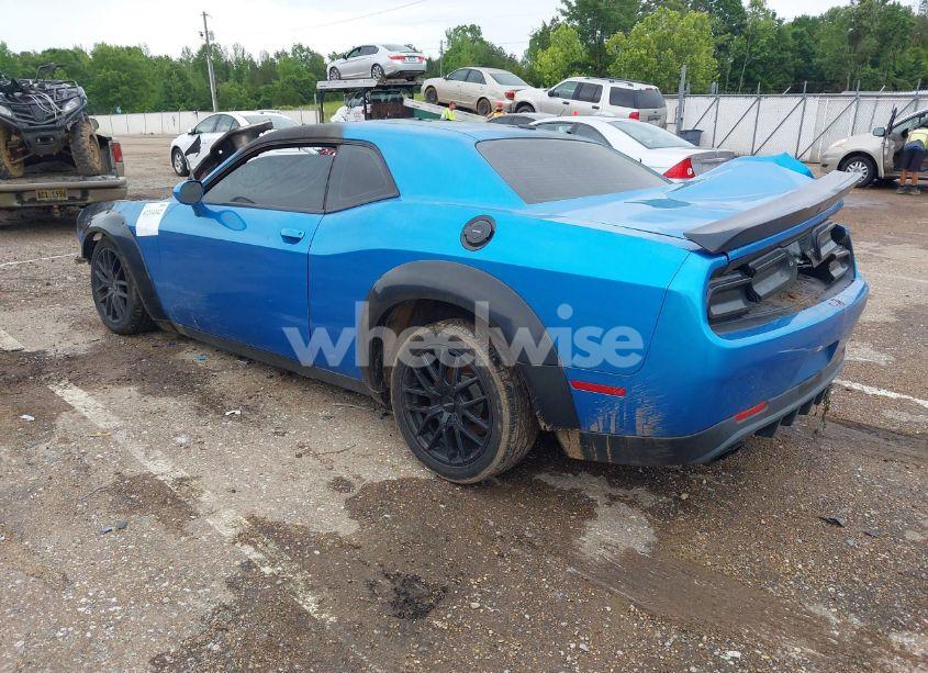 Photo 3 of 2016 Dodge Challenger R/T (VIN 2C3CDZBT0GH184881)