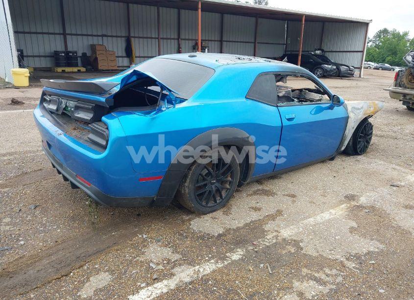 Photo 4 of 2016 Dodge Challenger R/T (VIN 2C3CDZBT0GH184881)