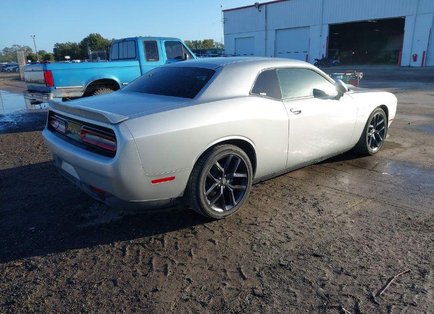 Photo 4 of 2021 Dodge Challenger R/T (VIN 2C3CDZBT0MH546607)