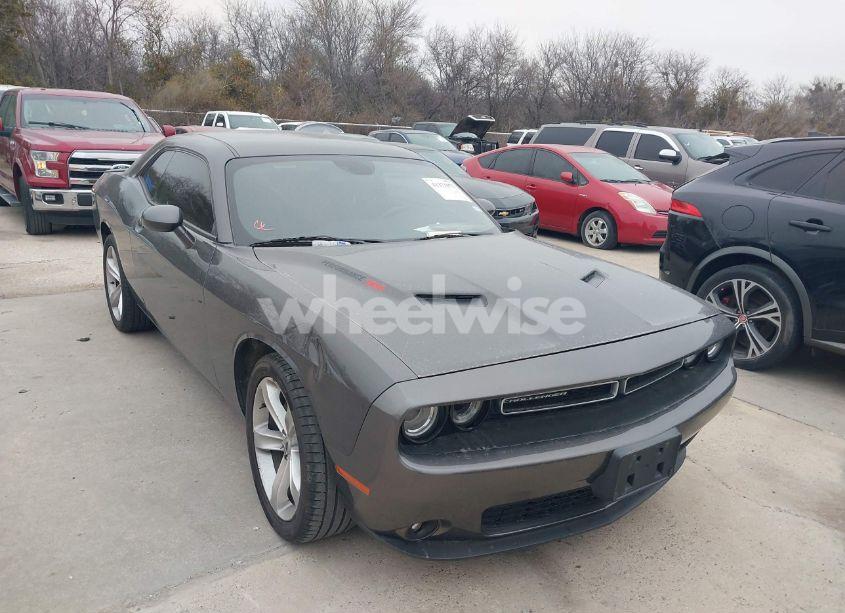 2017 Dodge Challenger R/T (VIN 2C3CDZBT1HH561056) main photo