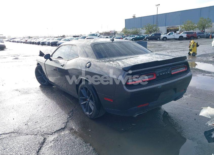 Photo 3 of 2021 Dodge Challenger R/T (VIN 2C3CDZBT1MH560306)