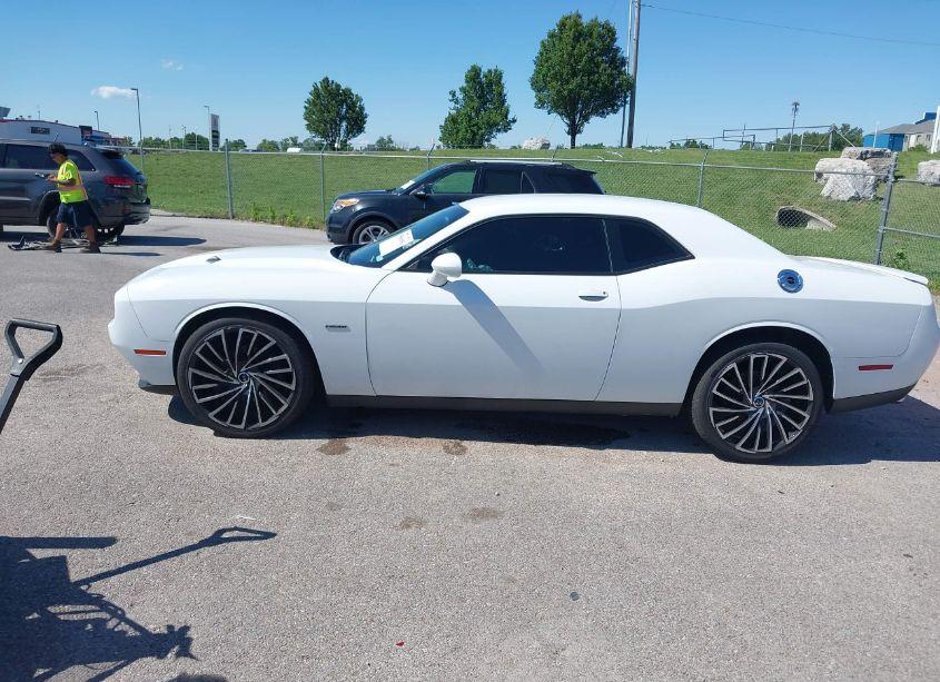 Photo 14 of 2016 Dodge Challenger R/T (VIN 2C3CDZBT2GH193663)