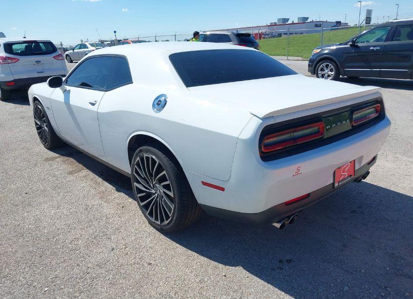 Photo 3 of 2016 Dodge Challenger R/T (VIN 2C3CDZBT2GH193663)