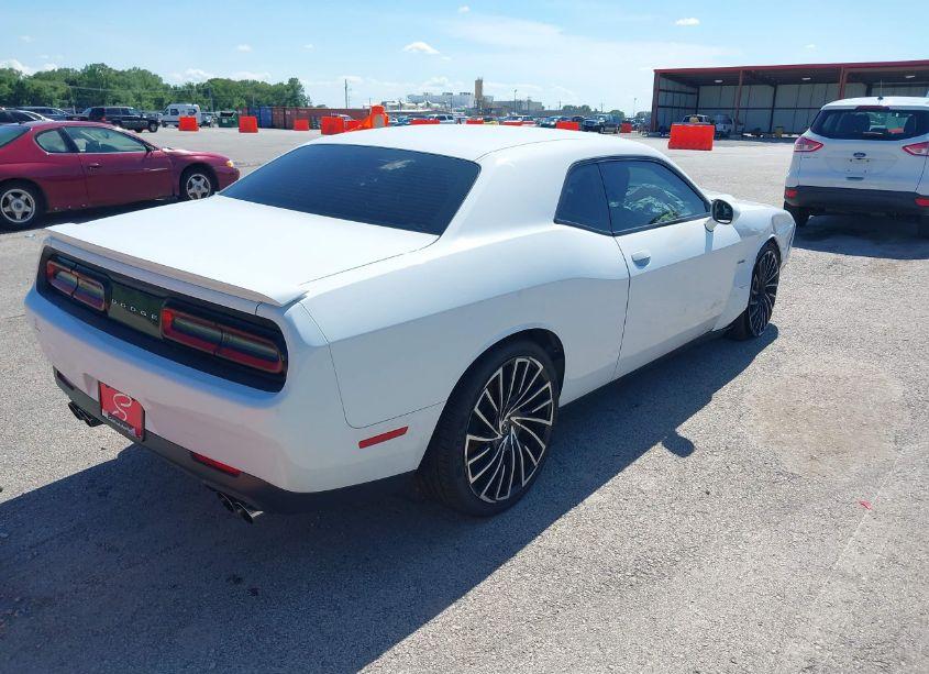 Photo 4 of 2016 Dodge Challenger R/T (VIN 2C3CDZBT2GH193663)