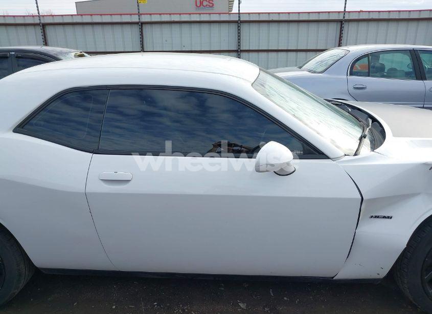 Photo 13 of 2016 Dodge Challenger R/T (VIN 2C3CDZBT2GH285176)