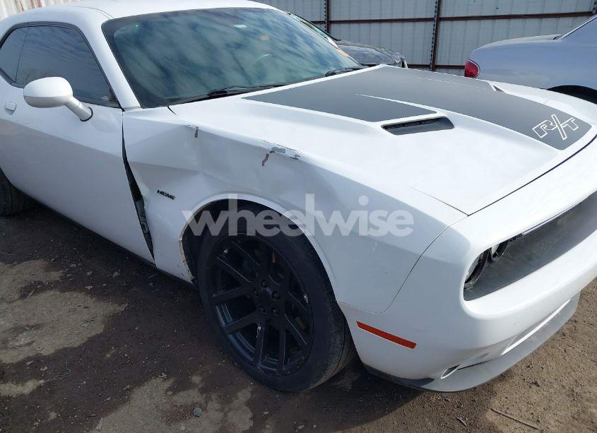 Photo 6 of 2016 Dodge Challenger R/T (VIN 2C3CDZBT2GH285176)