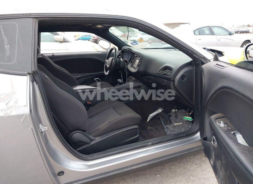 Photo 5 of 2017 Dodge Challenger R/T (VIN 2C3CDZBT3HH651390)