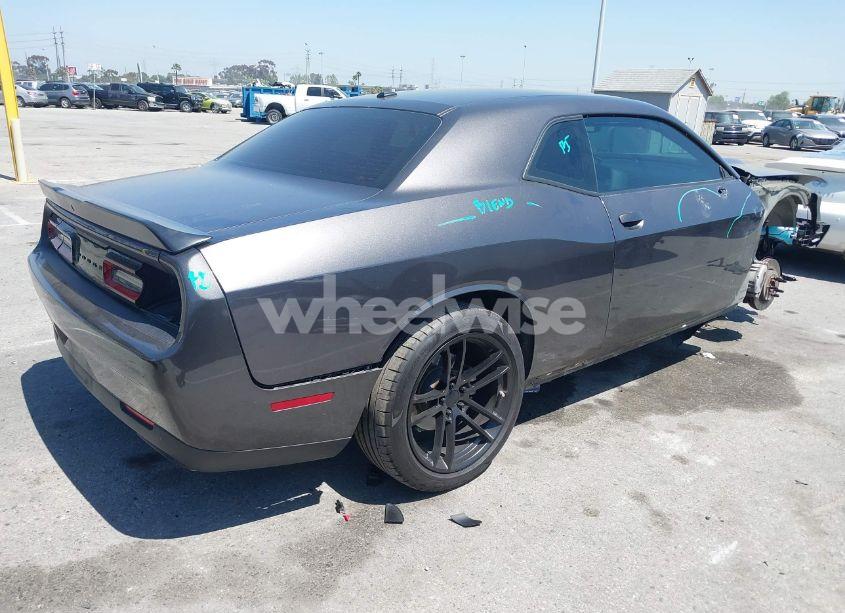 Photo 4 of 2022 Dodge Challenger R/T (VIN 2C3CDZBT3NH144159)