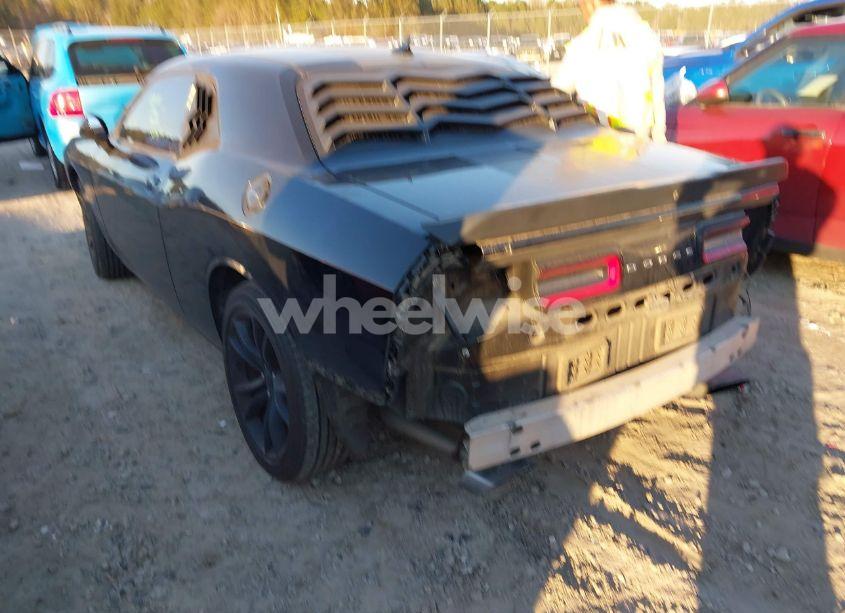 Photo 3 of 2016 Dodge Challenger R/T (VIN 2C3CDZBT4GH119984)