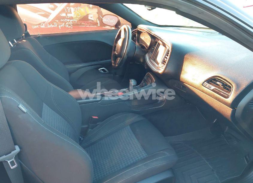 Photo 5 of 2016 Dodge Challenger R/T (VIN 2C3CDZBT4GH119984)