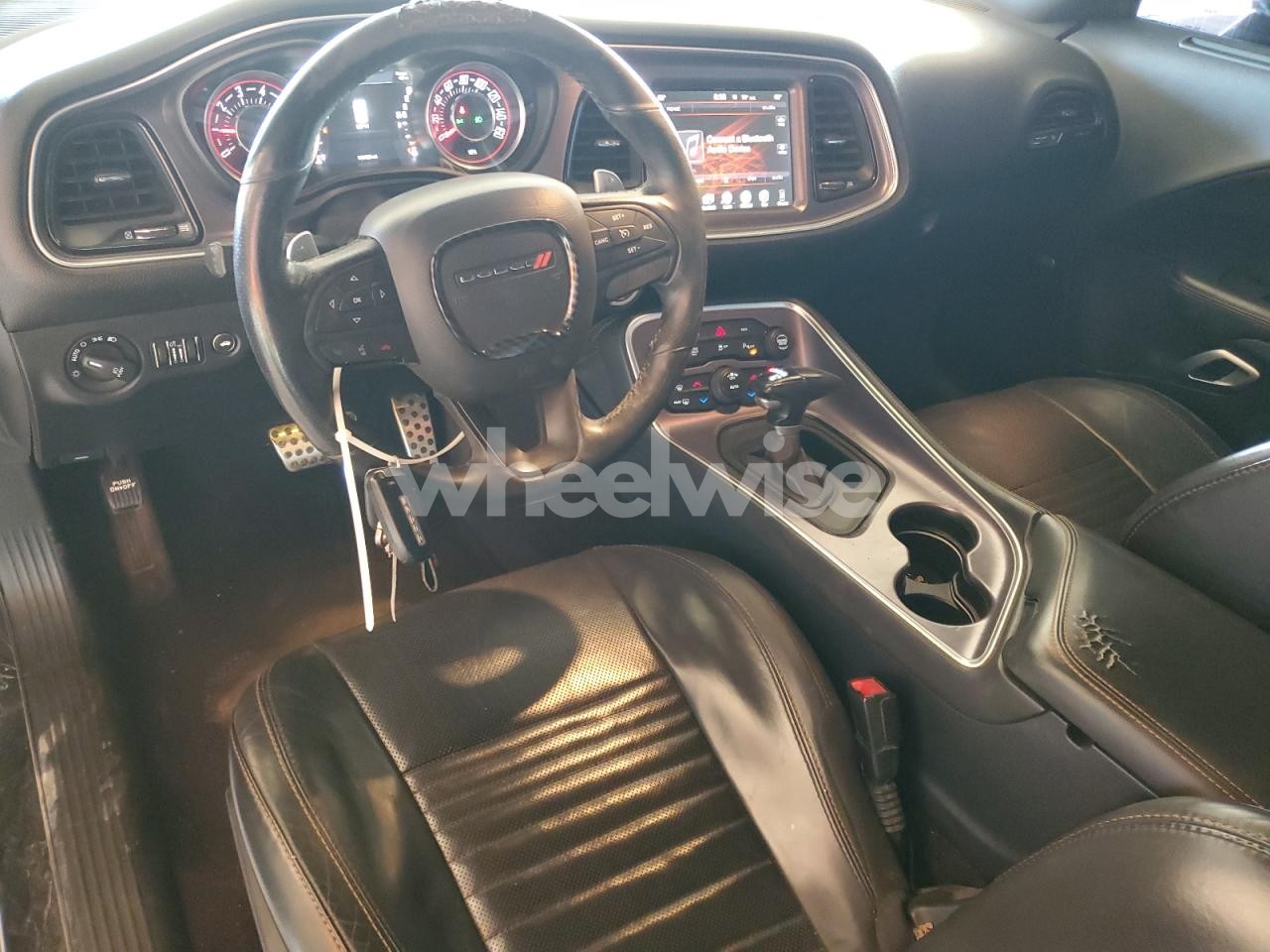 Photo 8 of 2016 DODGE CHALLENGER R/T (VIN 2C3CDZBT4GH195415)