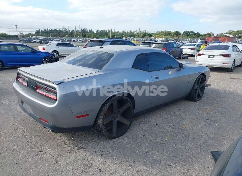 Photo 4 of 2016 Dodge Challenger R/T (VIN 2C3CDZBT5GH176632)