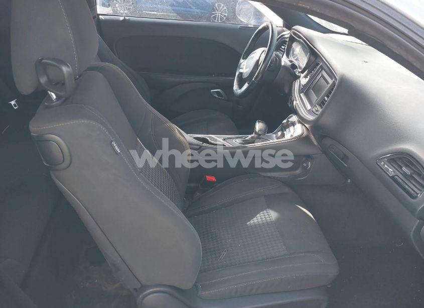 Photo 5 of 2016 Dodge Challenger R/T (VIN 2C3CDZBT5GH176632)