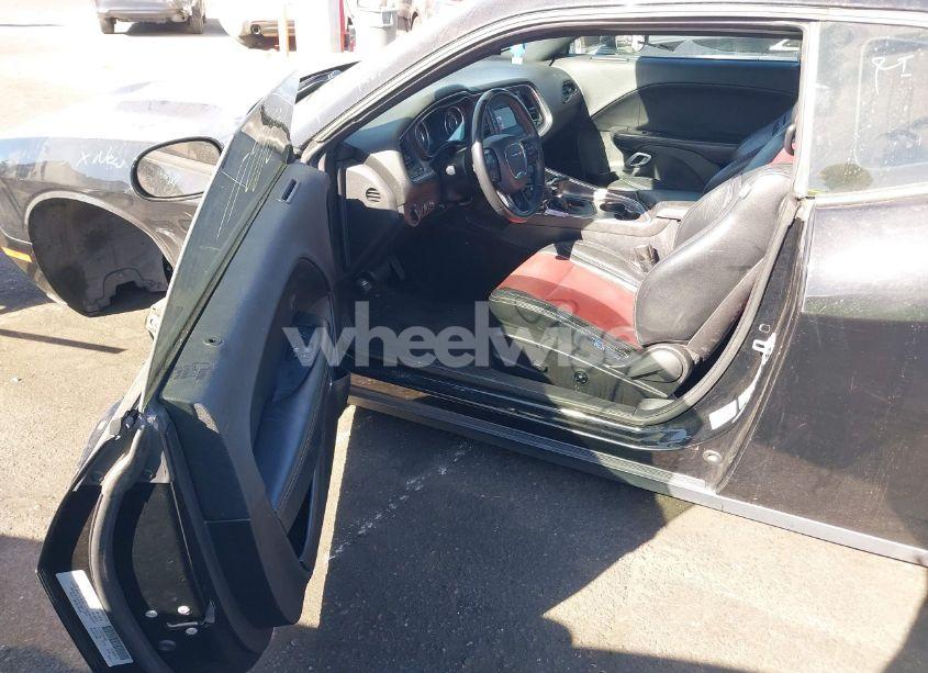 Photo 5 of 2016 Dodge Challenger R/T (VIN 2C3CDZBT6GH168698)