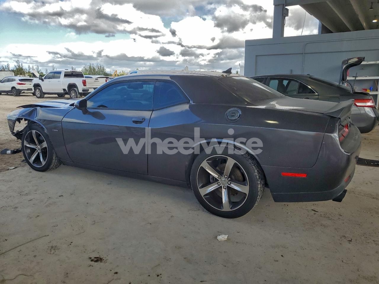 Photo 2 of 2016 DODGE CHALLENGER R/T (VIN 2C3CDZBT7GH309245)