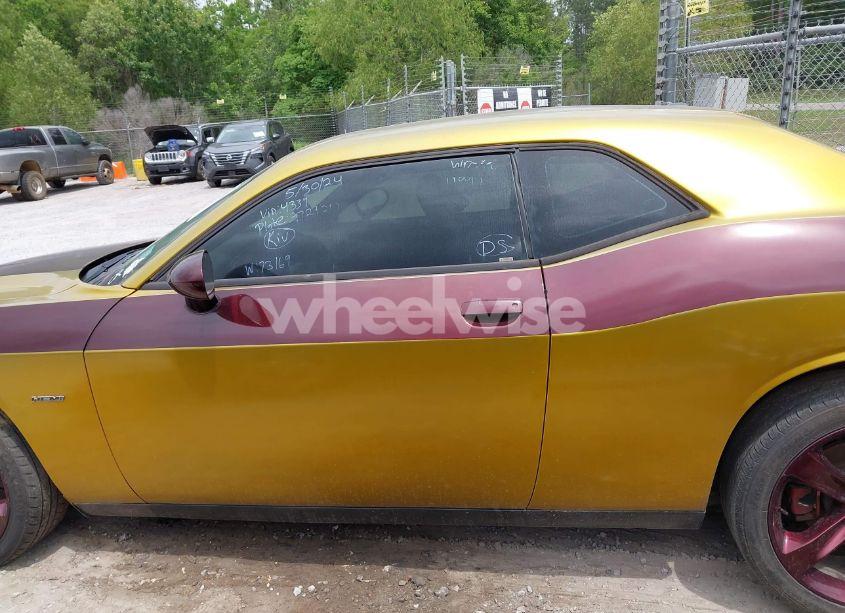 Photo 15 of 2018 Dodge Challenger R/T (VIN 2C3CDZBT7JH204339)