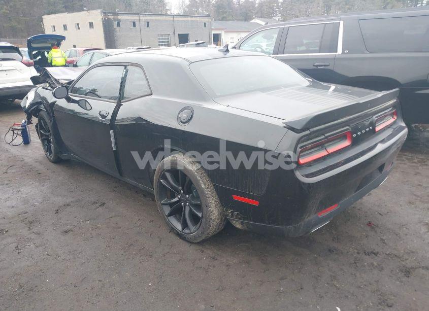 Photo 3 of 2016 Dodge Challenger R/T (VIN 2C3CDZBT8GH119969)