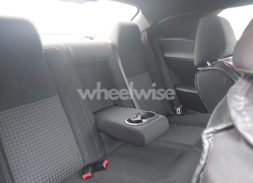 Photo 8 of 2016 Dodge Challenger R/T (VIN 2C3CDZBT8GH119969)