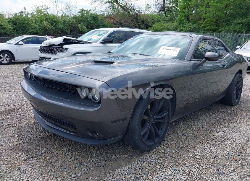 Photo 2 of 2018 Dodge Challenger R/T (VIN 2C3CDZBT8JH271855)