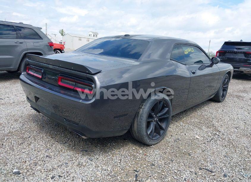 Photo 4 of 2018 Dodge Challenger R/T (VIN 2C3CDZBT8JH271855)