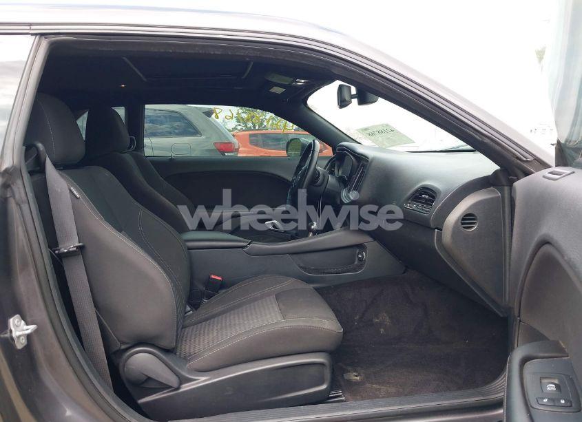 Photo 5 of 2018 Dodge Challenger R/T (VIN 2C3CDZBT8JH271855)