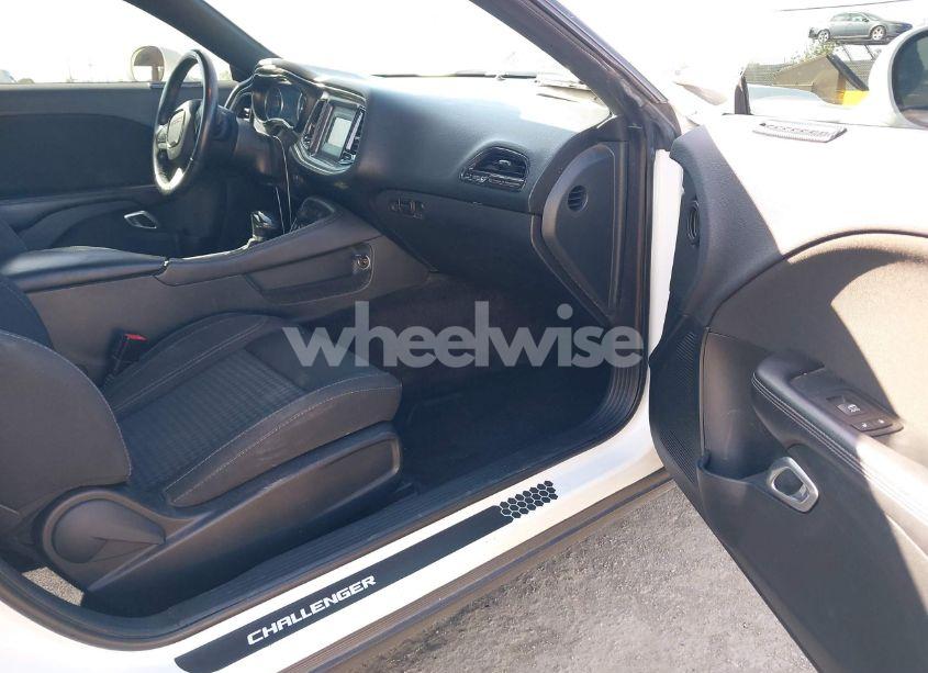 Photo 5 of 2017 Dodge Challenger R/T (VIN 2C3CDZBT9HH658215)