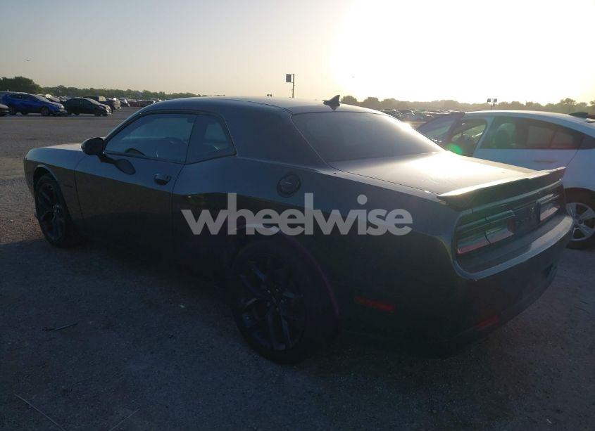 Photo 3 of 2021 Dodge Challenger R/T (VIN 2C3CDZBT9MH662727)