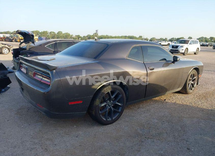 Photo 4 of 2021 Dodge Challenger R/T (VIN 2C3CDZBT9MH662727)