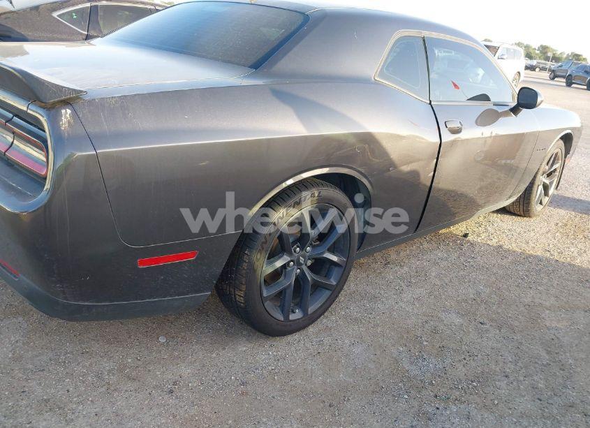 Photo 6 of 2021 Dodge Challenger R/T (VIN 2C3CDZBT9MH662727)