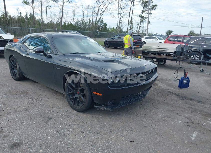 2015 Dodge Challenger R/T PLUS (VIN 2C3CDZBTXFH733095) main photo