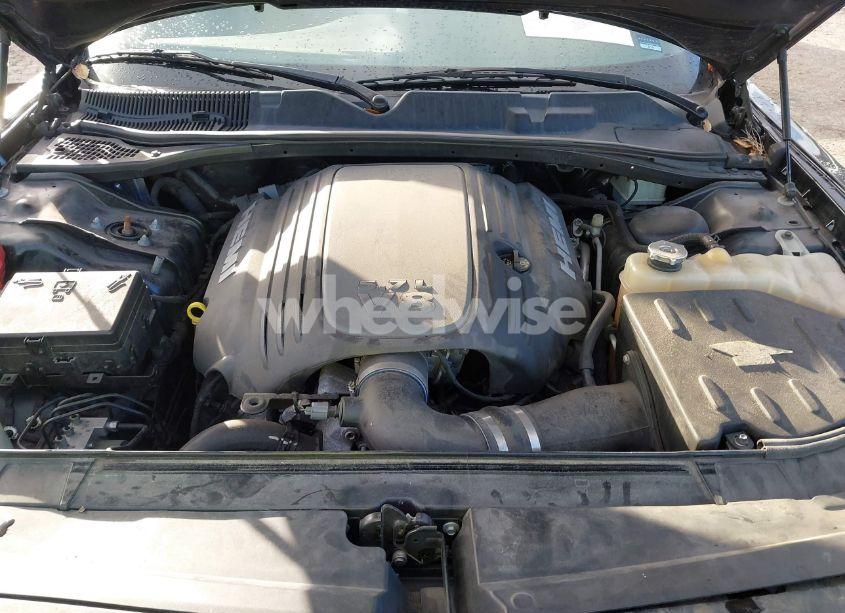 Photo 10 of 2016 Dodge Challenger R/T (VIN 2C3CDZBTXGH353577)