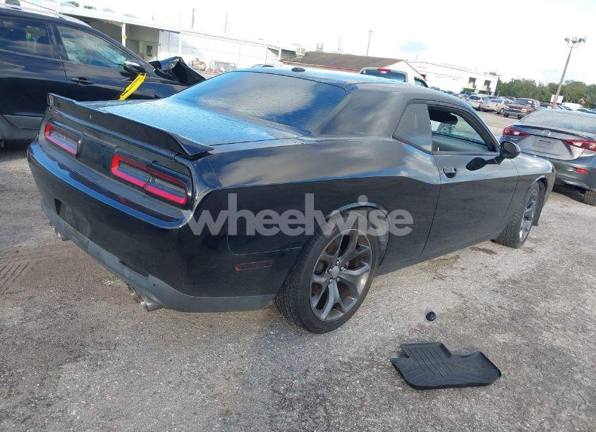 Photo 4 of 2016 Dodge Challenger R/T (VIN 2C3CDZBTXGH353577)