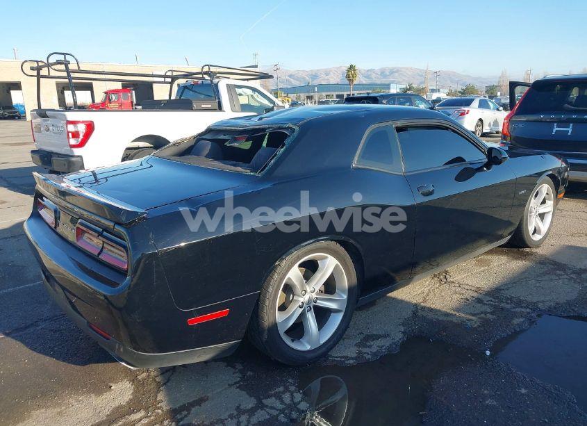 Photo 4 of 2018 Dodge Challenger R/T (VIN 2C3CDZBTXJH328296)