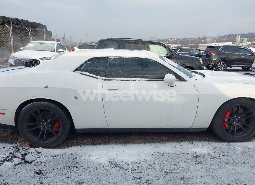 Photo 12 of 2016 Dodge Challenger SRT HELLCAT (VIN 2C3CDZC92GH152954)