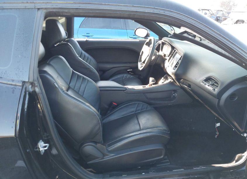 Photo 5 of 2016 Dodge Challenger (VIN 2C3CDZC92GH322827)