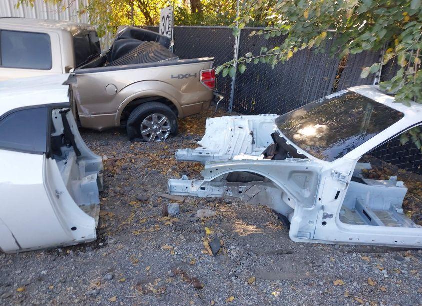 Photo 6 of 2016 Dodge Challenger SRT HELLCAT (VIN 2C3CDZC95GH225511)