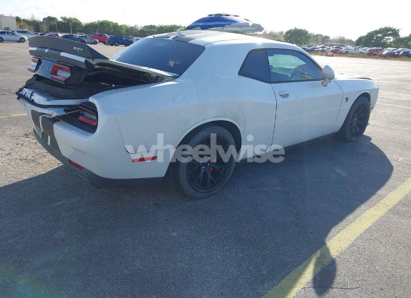 Photo 4 of 2016 Dodge Challenger (VIN 2C3CDZC98GH231707)