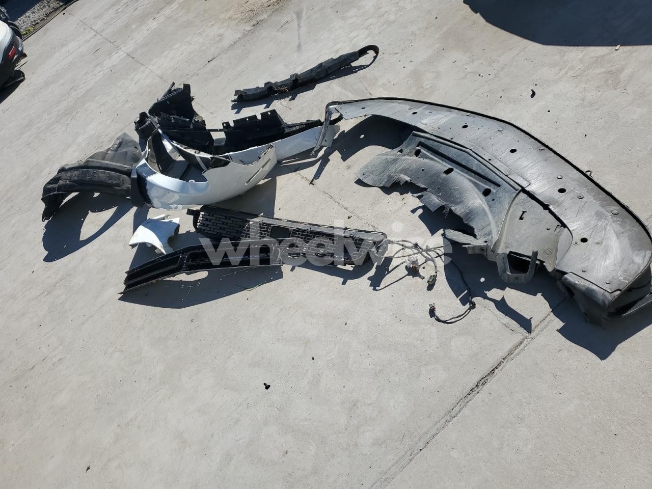 Photo 12 of 2015 DODGE CHALLENGER SRT 392 (VIN 2C3CDZDJ0FH500323)