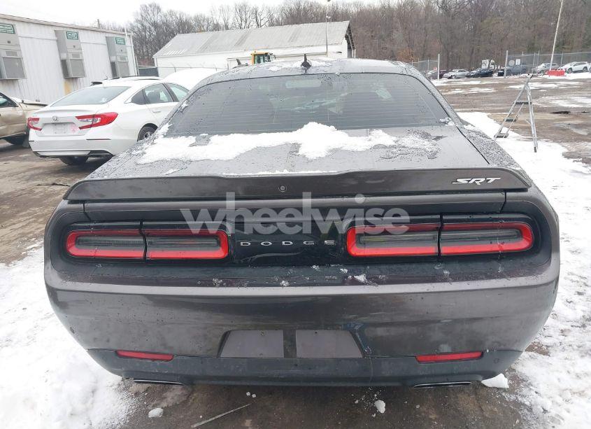 Photo 16 of 2016 Dodge Challenger SRT 392 (VIN 2C3CDZDJ1GH125463)