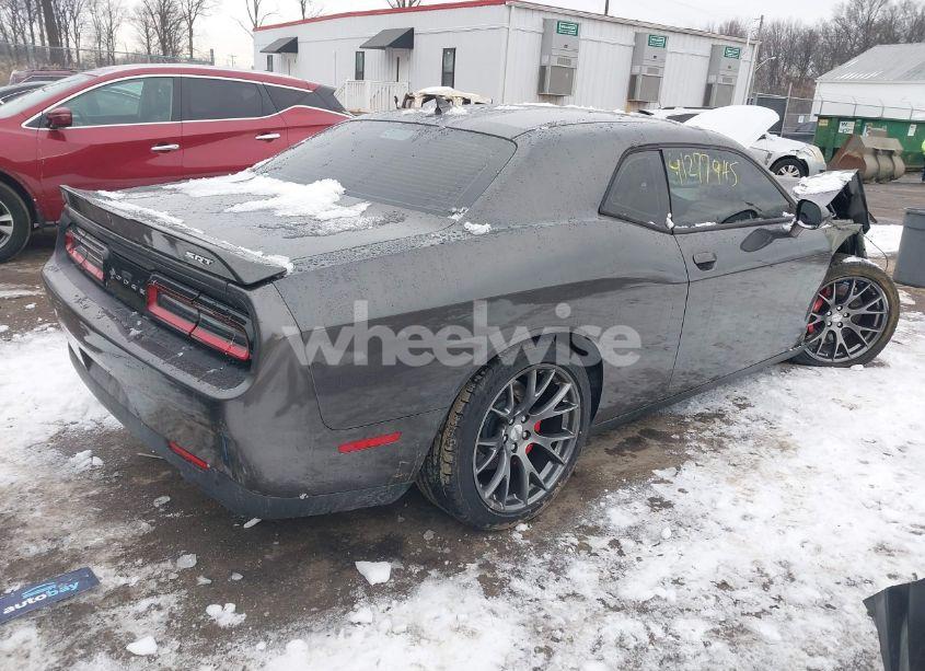 Photo 4 of 2016 Dodge Challenger SRT 392 (VIN 2C3CDZDJ1GH125463)
