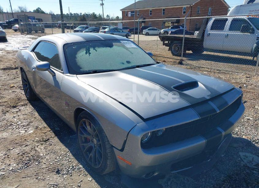 2016 Dodge Challenger SRT 392 (VIN 2C3CDZDJ5GH165903) main photo